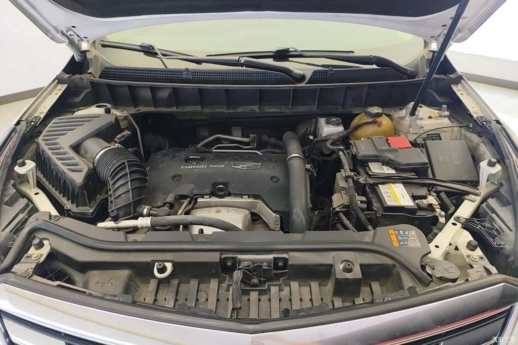 Cadillac XT5, 2017 10