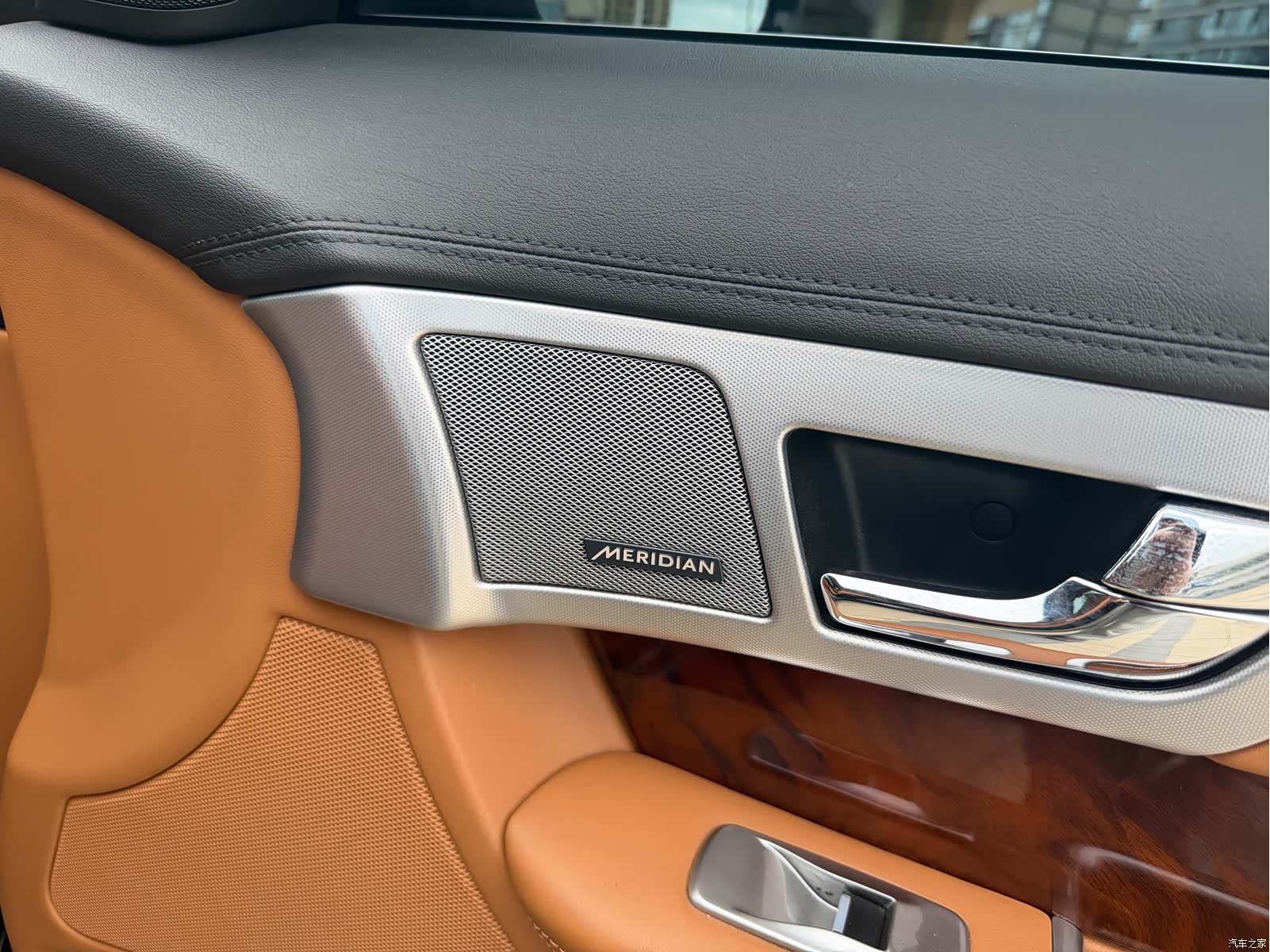 Jaguar XF, 2015 12