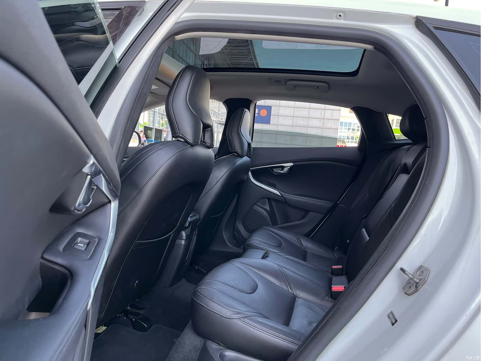 Volvo V40, 2018 14