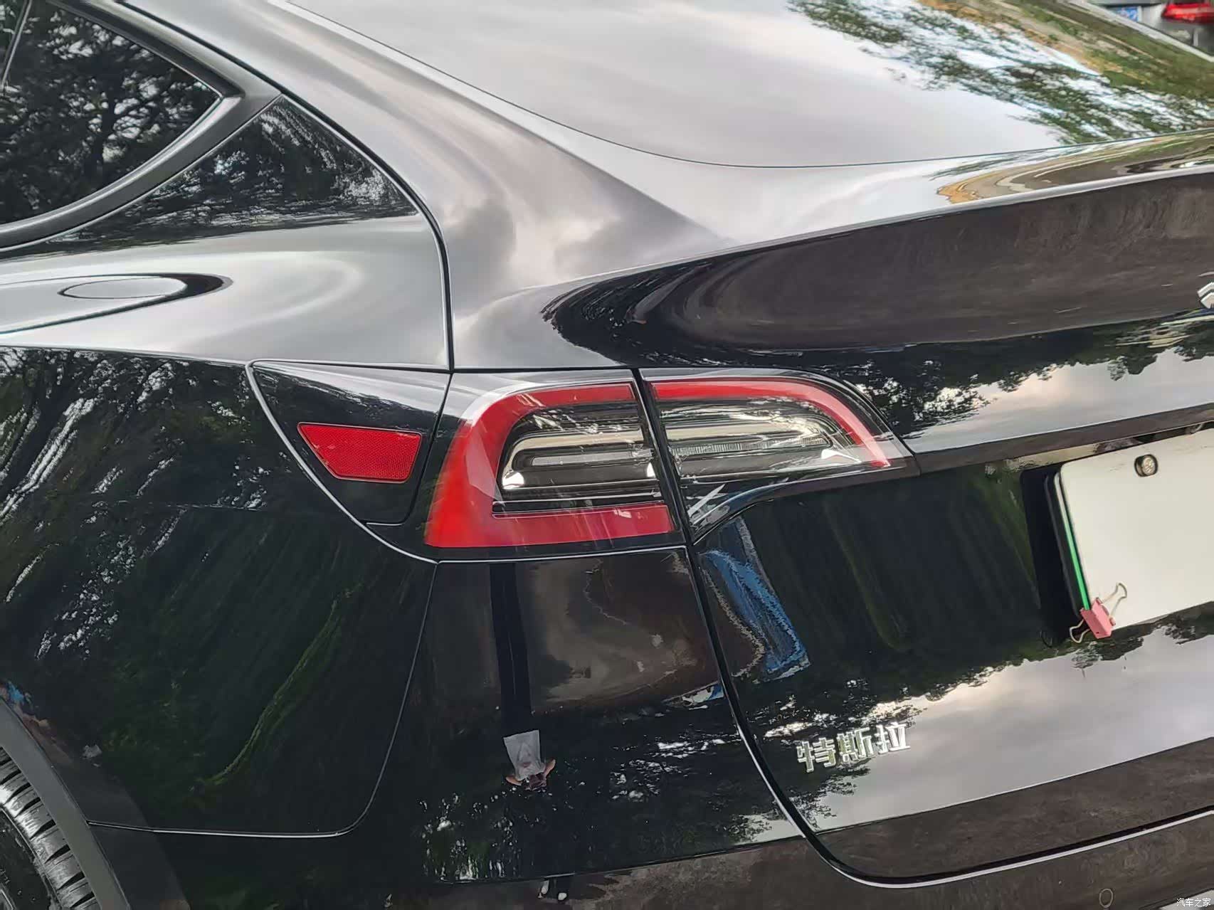 Tesla Model Y, 2023 19