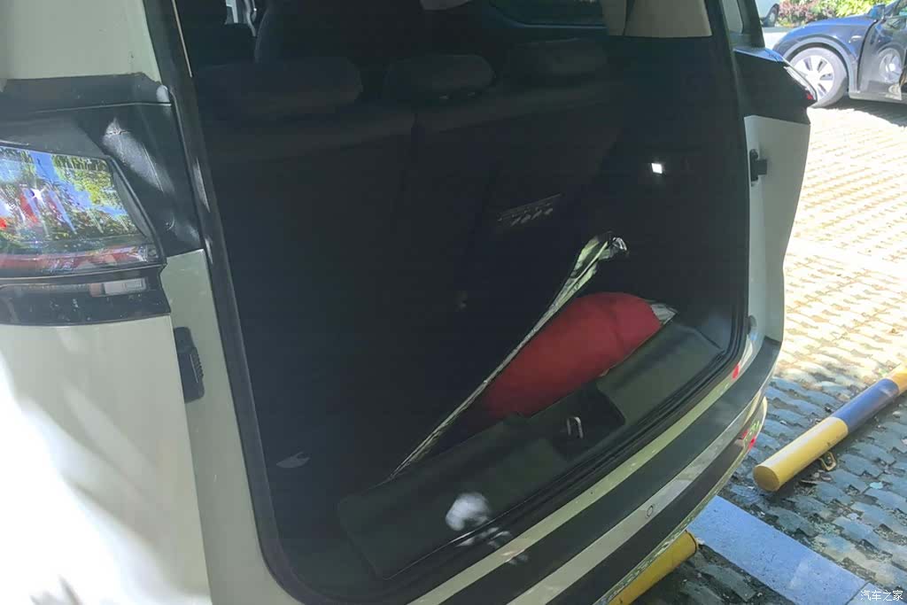 Trumpchi E8, 2024 4