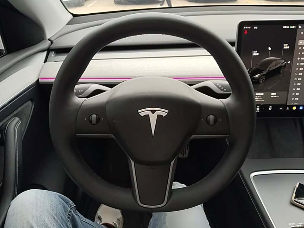 Tesla Model Y, 2024 11
