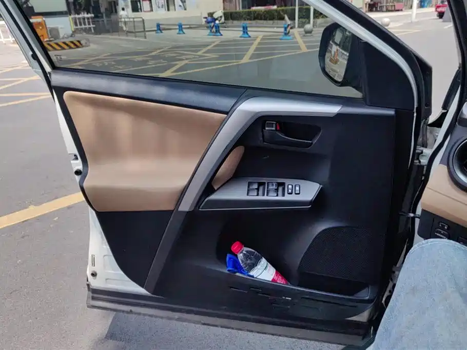 Toyota RAV4 Rongfang