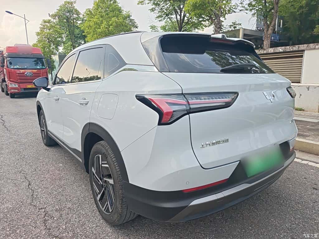 Wuling Starlight, 2025 23