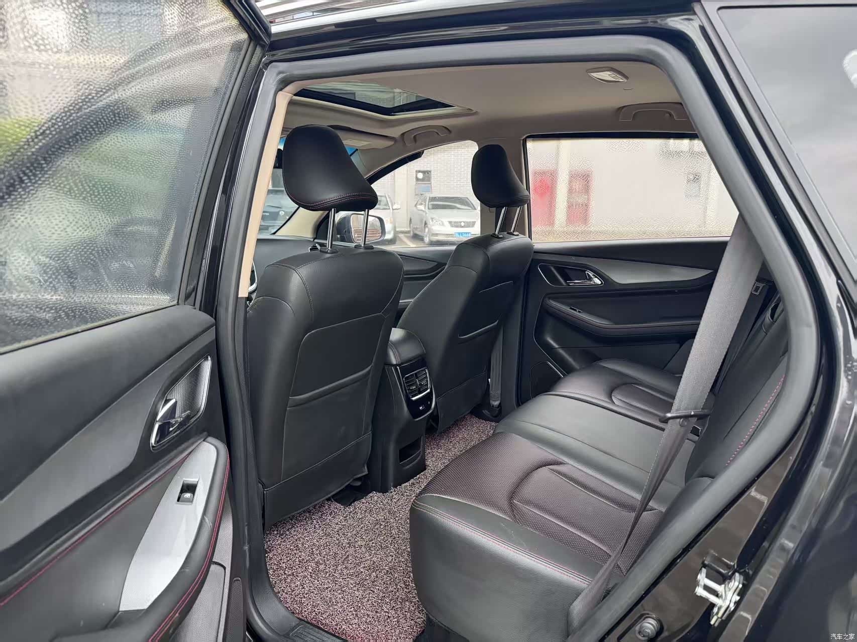 Wuling 560, 2016 6