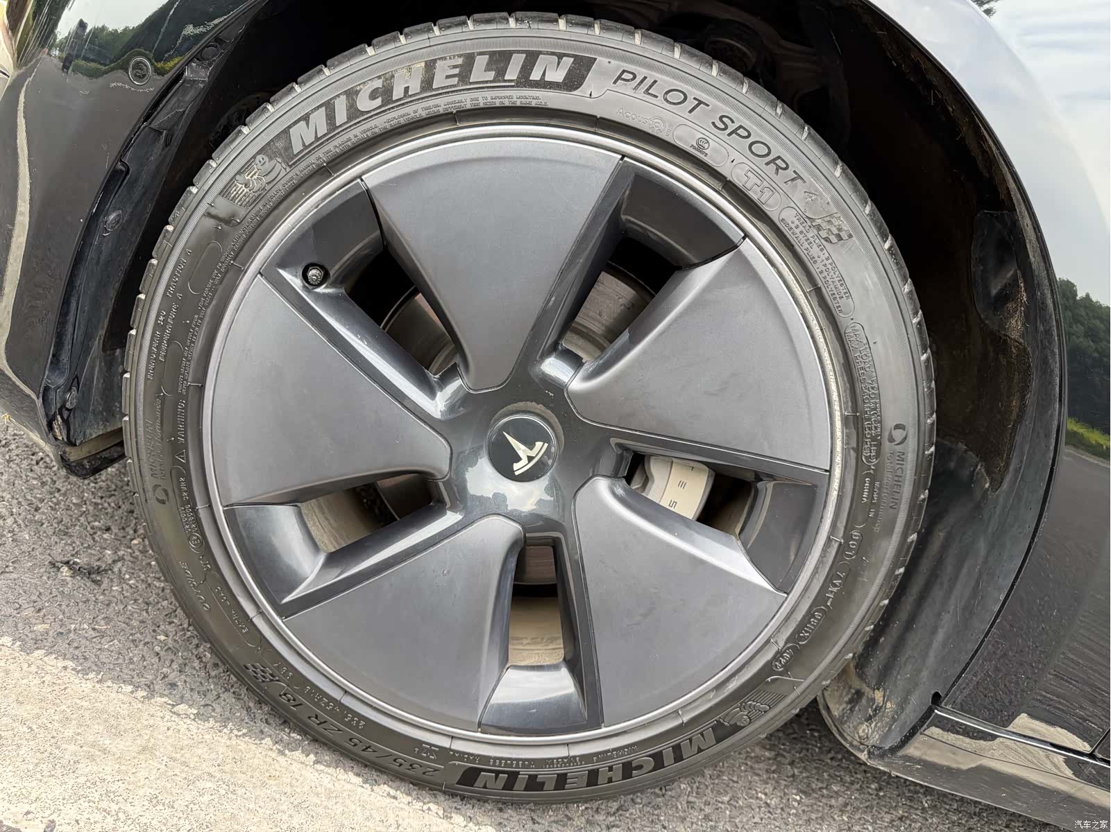 Tesla Model 3, 2023 18