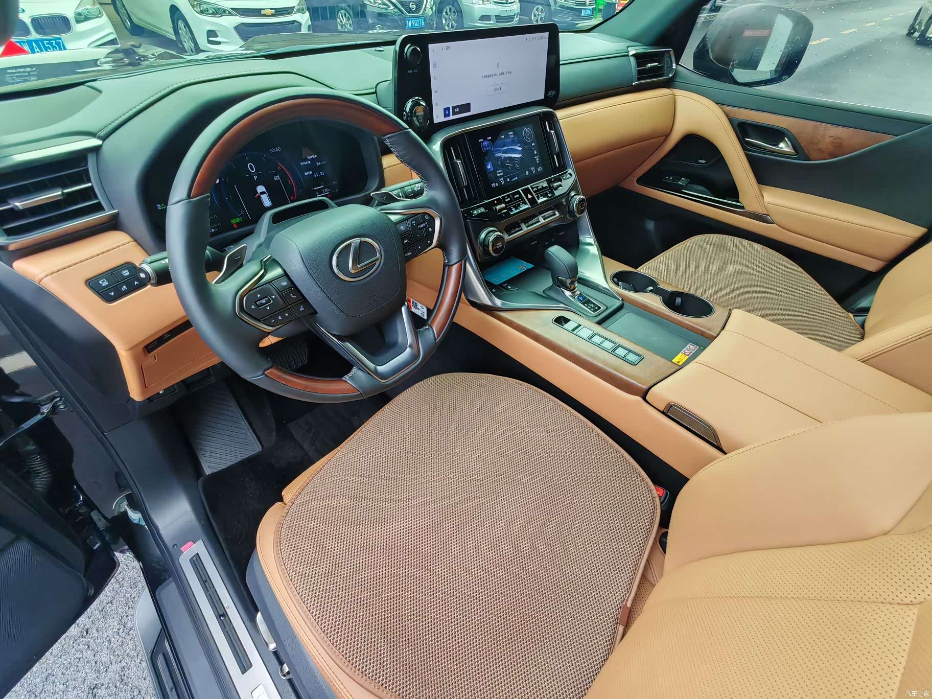 Lexus LX, 2025 11