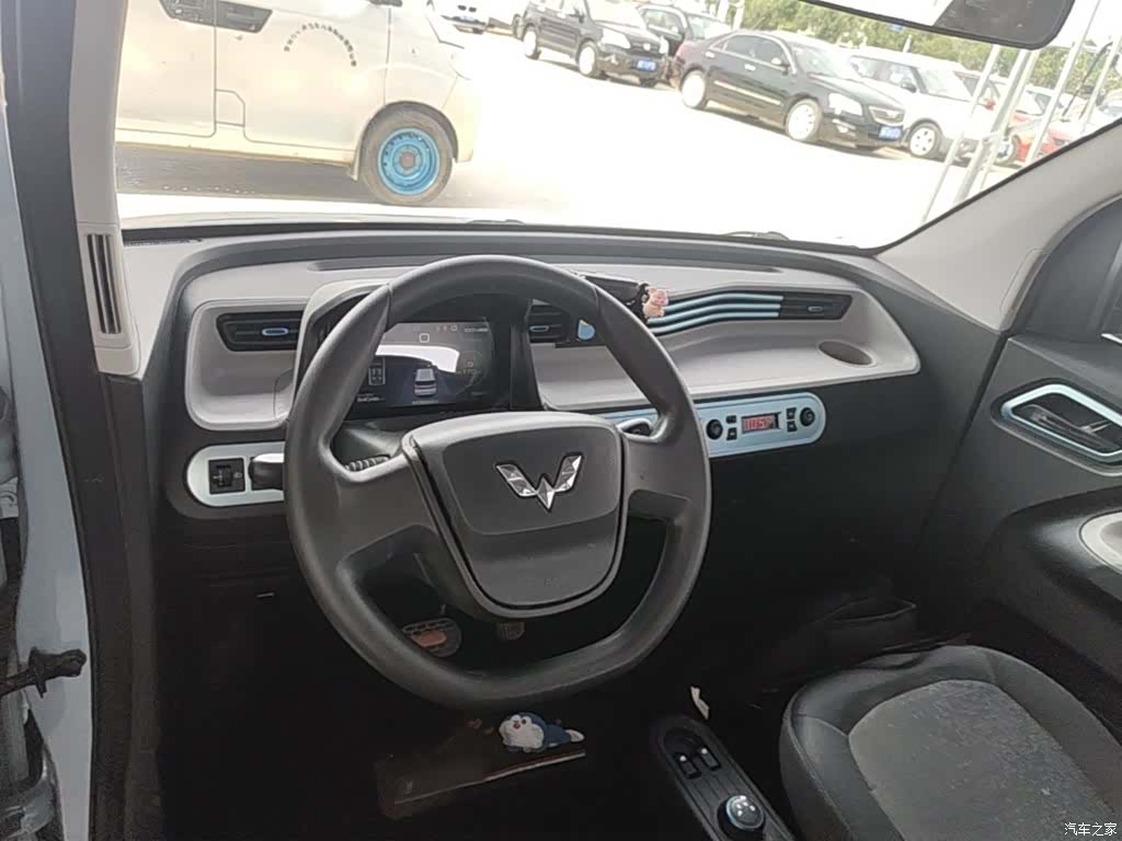 Wuling MINIEV, 2021 10