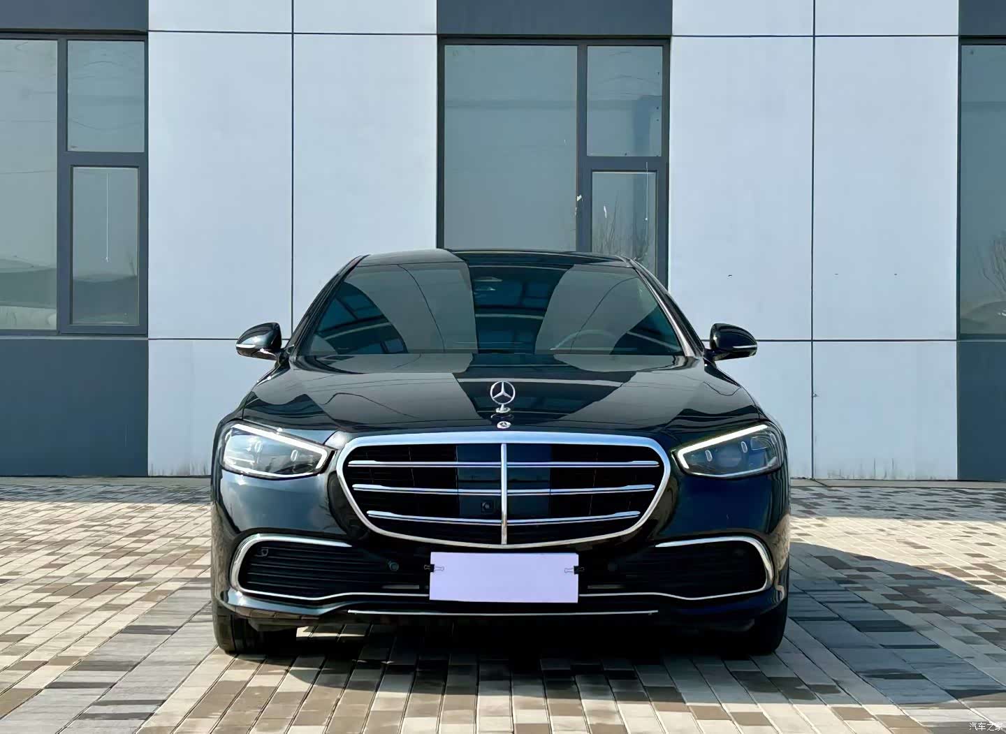 Mercedes-Benz S-Class, 2024 1