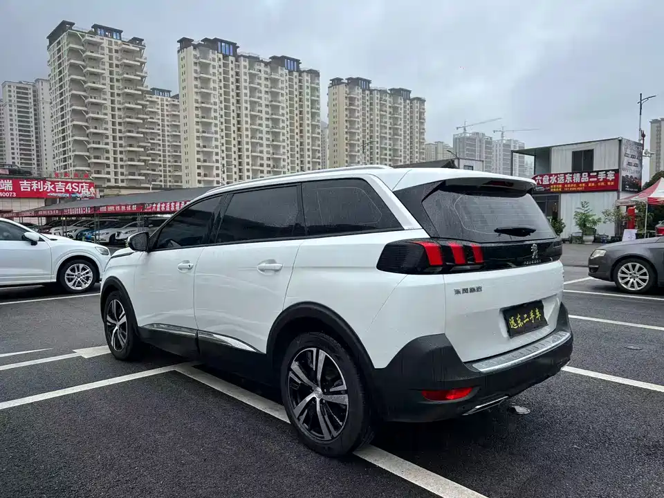 Peugeot 5008