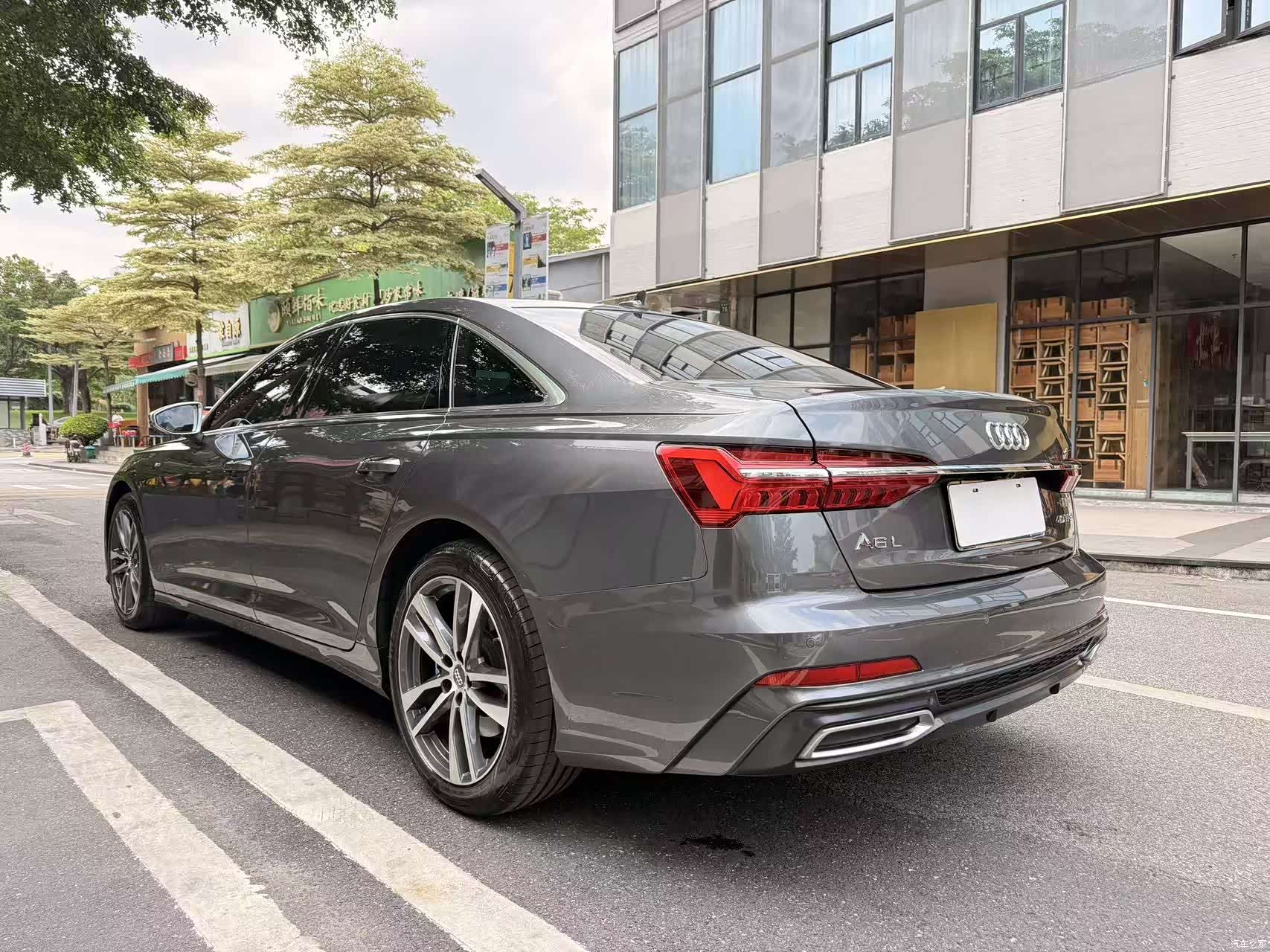 Audi A6L, 2021 3