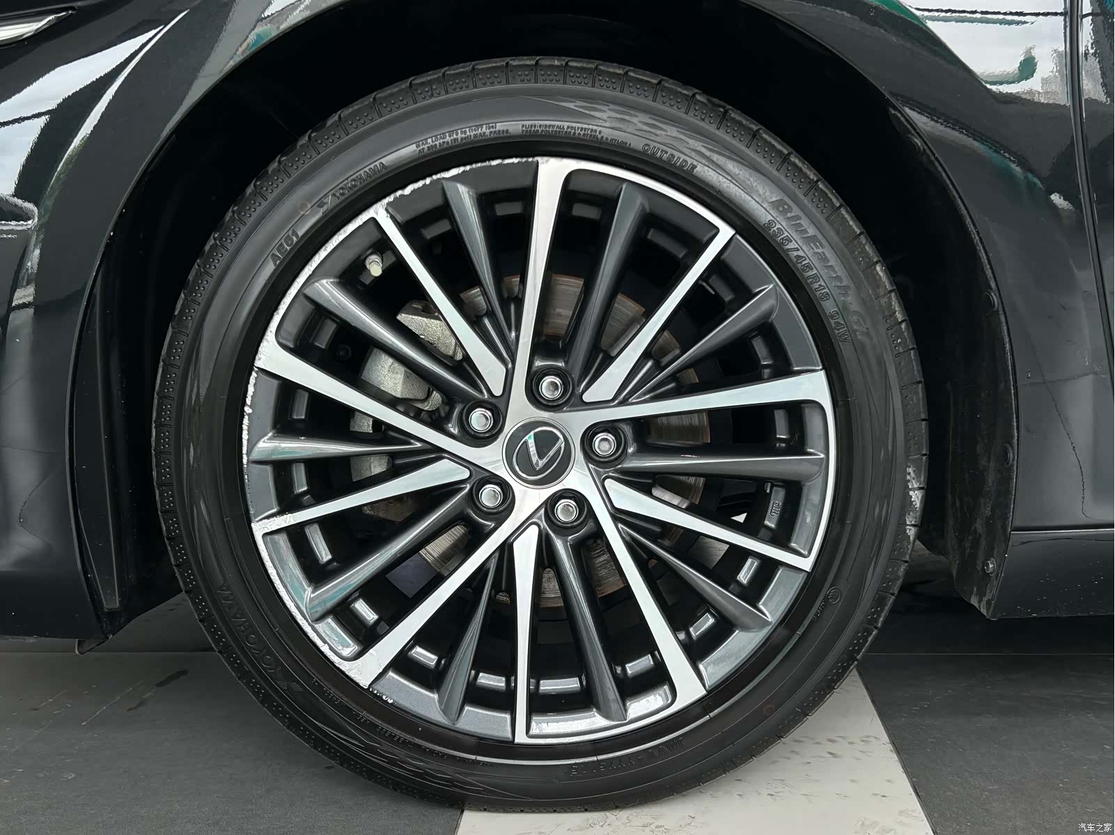 Lexus ES, 2022 27
