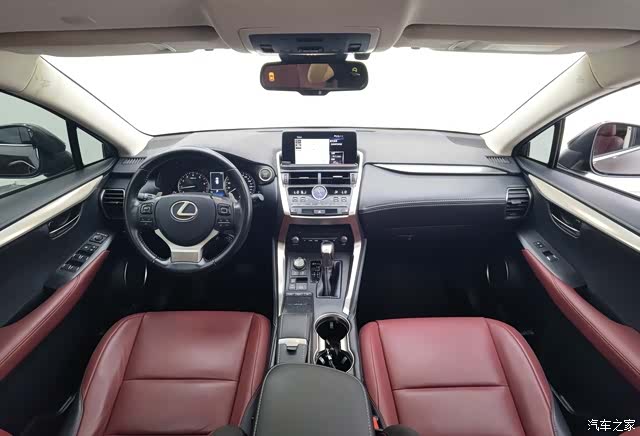 Lexus NX, 2019 2