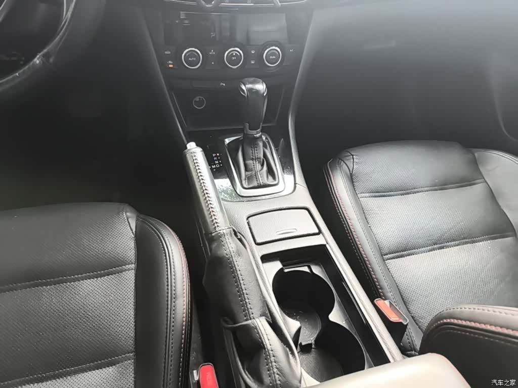 Mazda Atenza, 2016 10