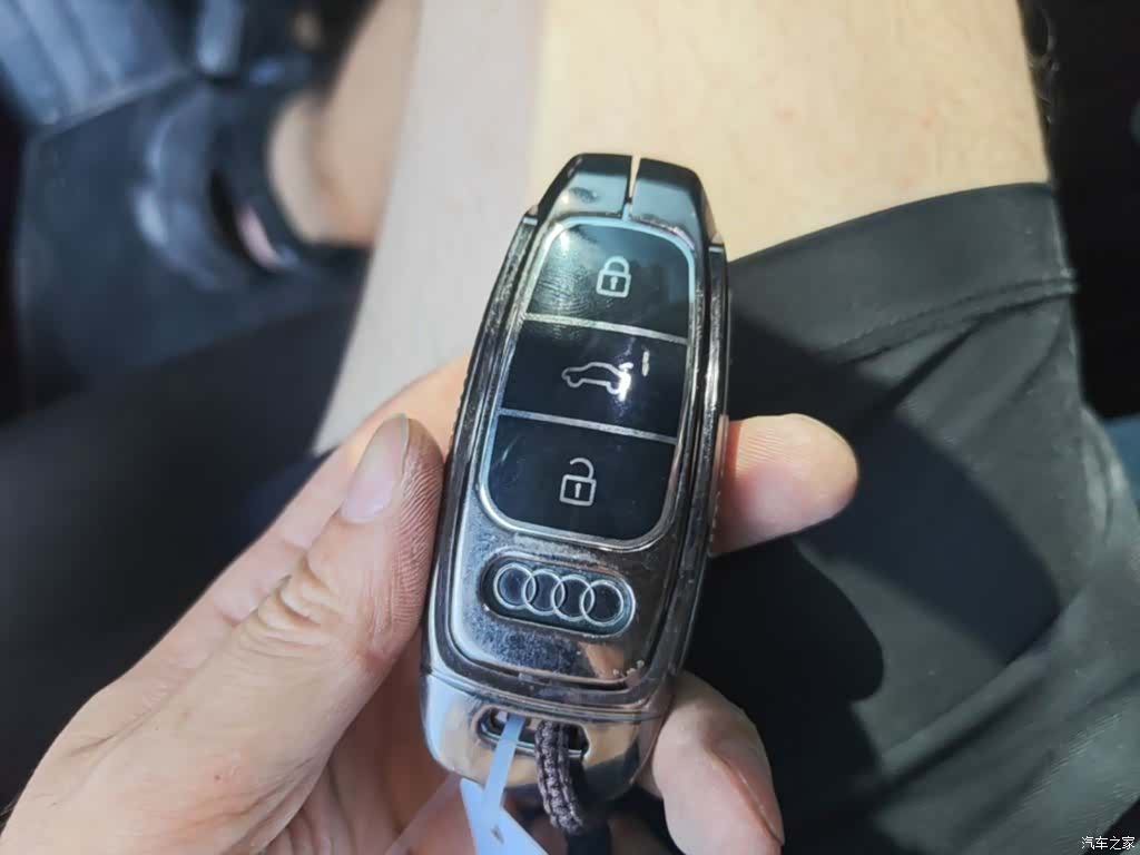 Audi Q4 e-tron, 2023 9