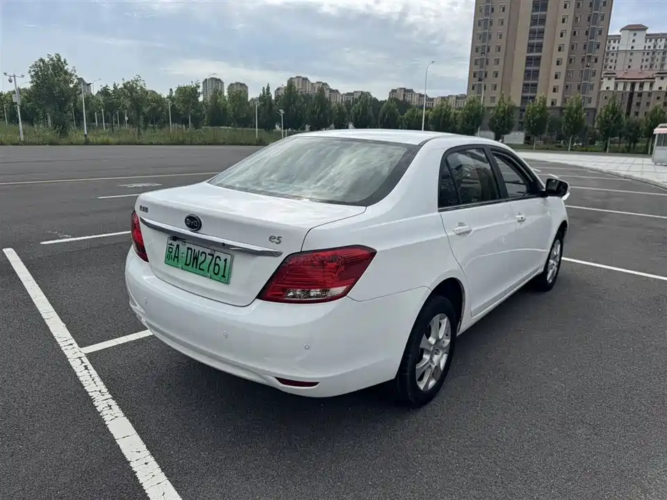 BYD e5