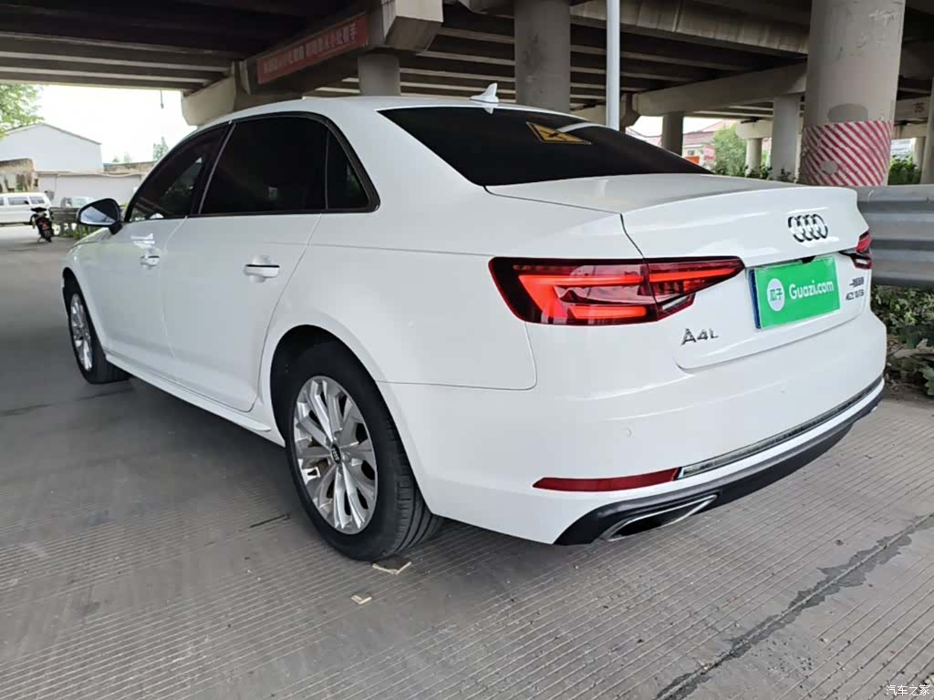Audi A4L, 2019 все фото