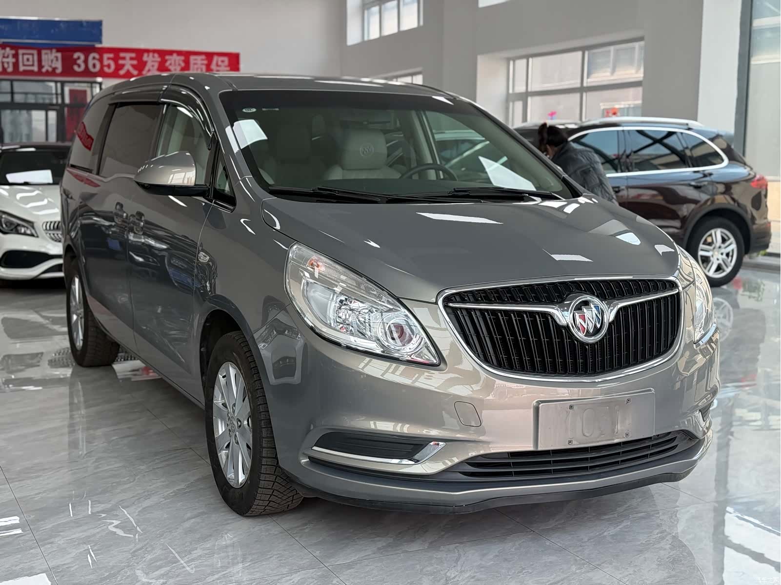 Buick GL8, 2021 3
