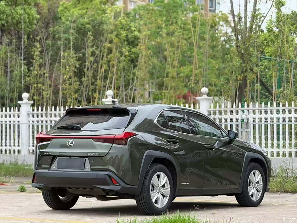Lexus UX, 2020 все фото
