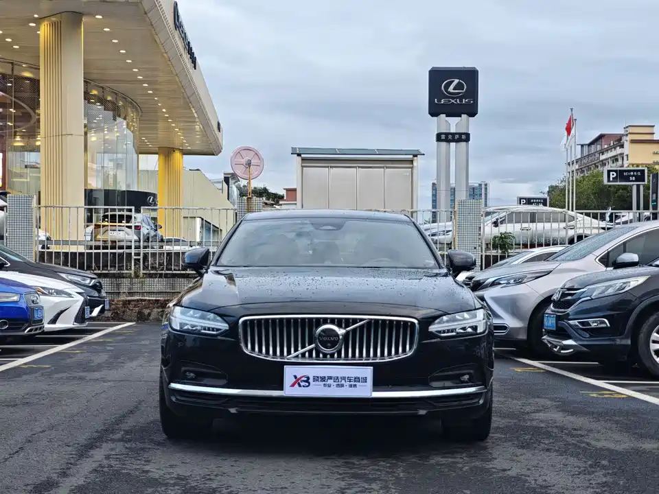 Volvo S90