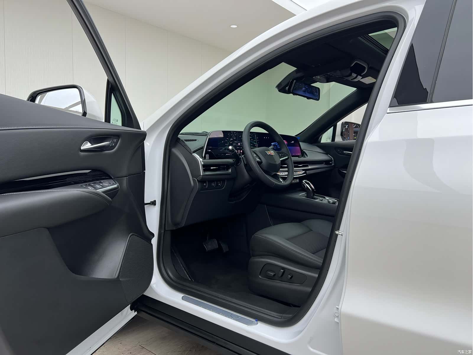 Cadillac XT4, 2025 18