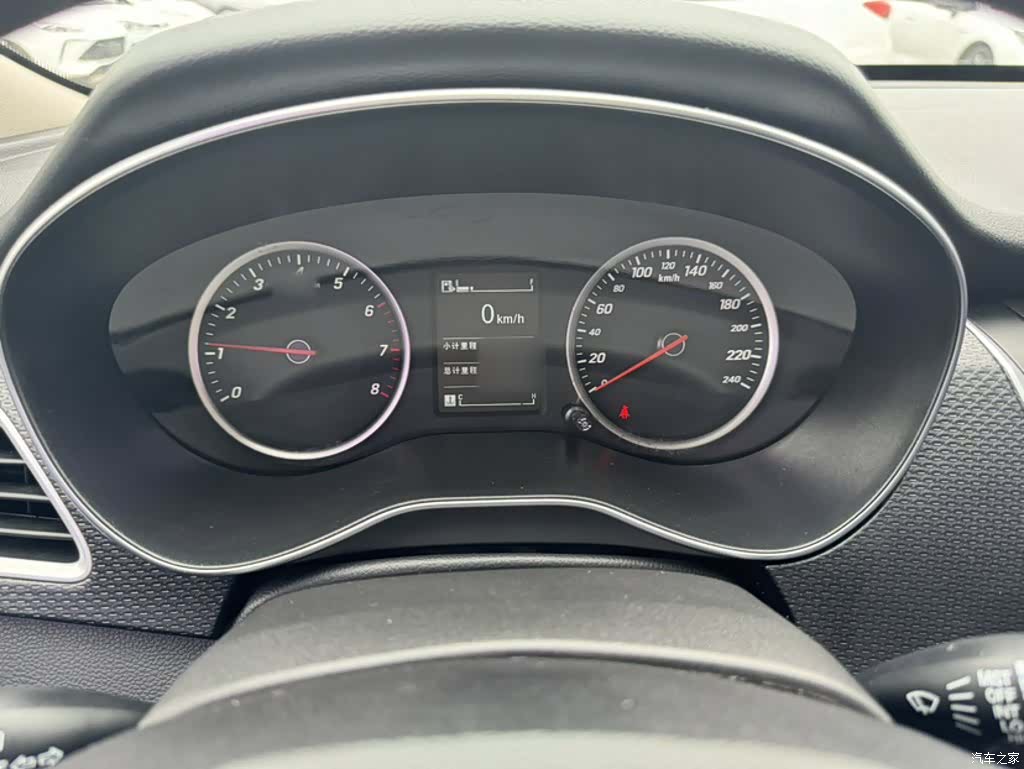 Wuling 730, 2022 4