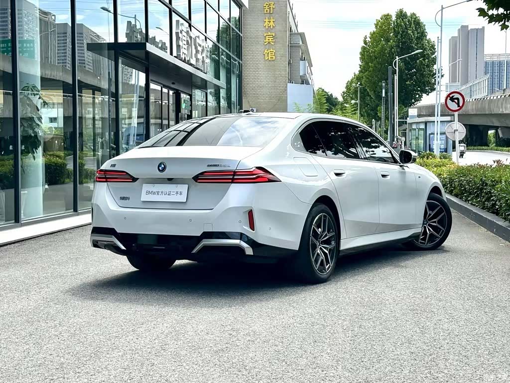 BMW i5, 2024 3