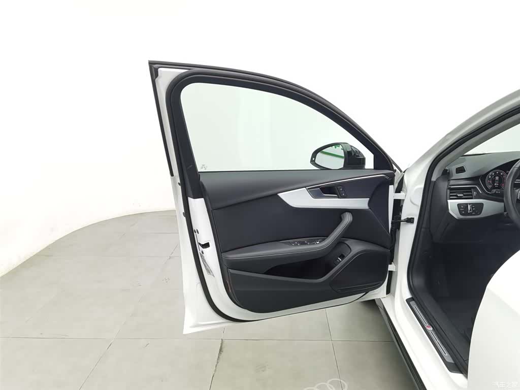 Audi A4L, 2022 8