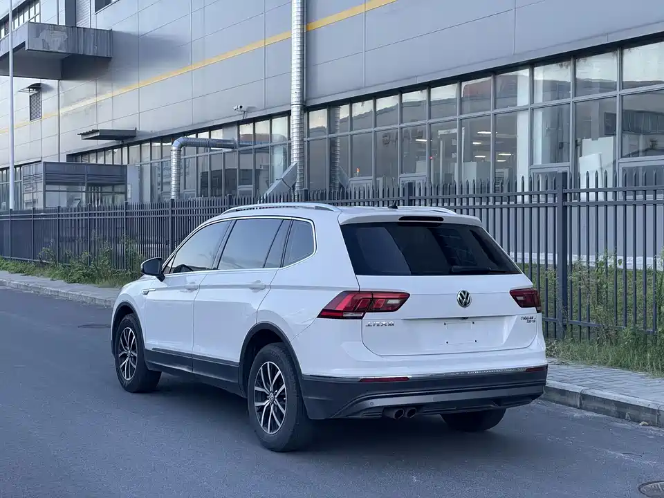 Volkswagen Tiguan L