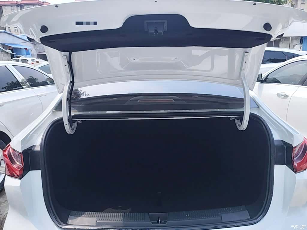 Roewe i5, 2025 19