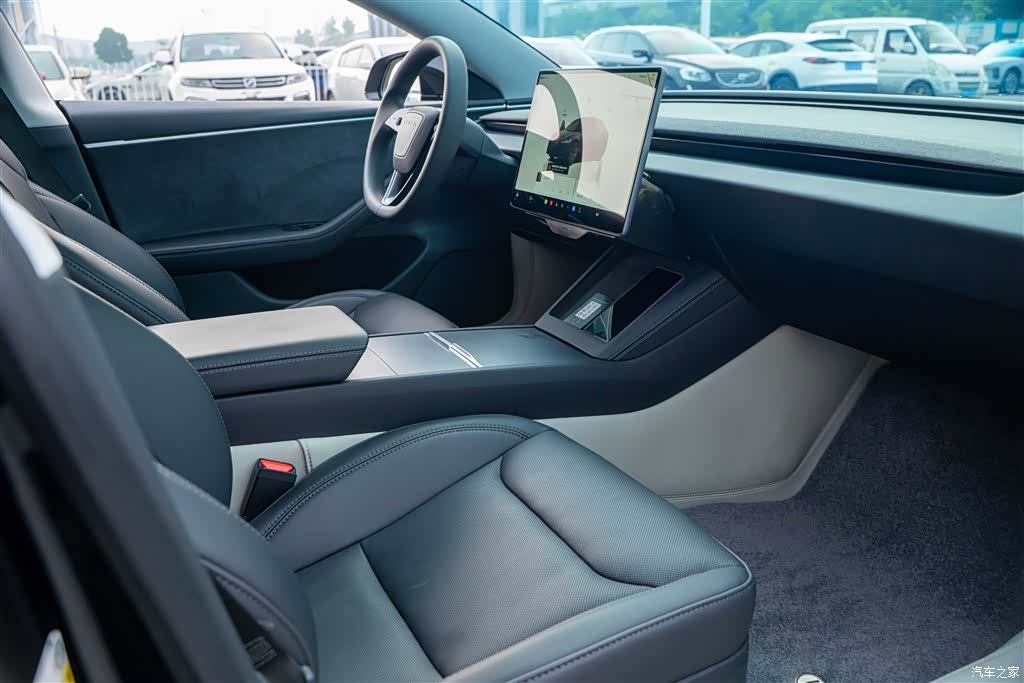 Tesla Model 3, 2023 13