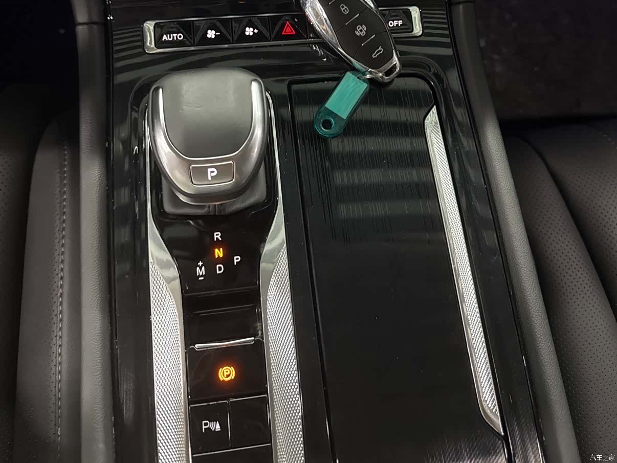 Hongqi H5, 2024 14