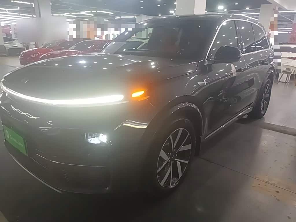 Li Auto L8