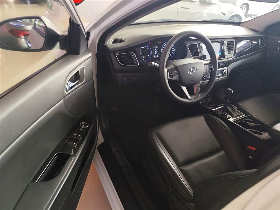 Hyundai Name picture