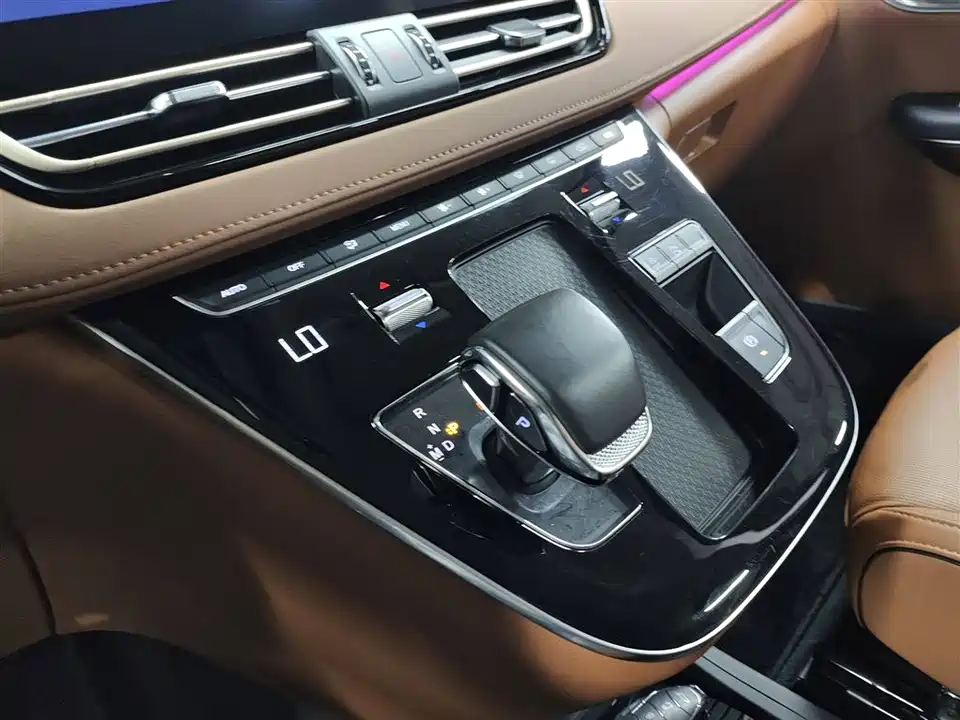 Hongqi HQ9 Hongqi HQ9