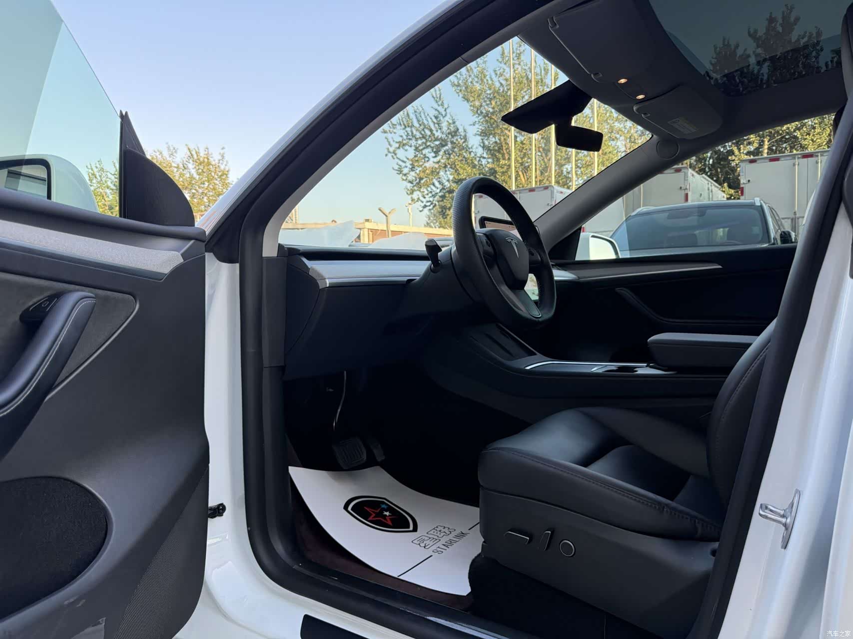 Tesla Model Y, 2024 8