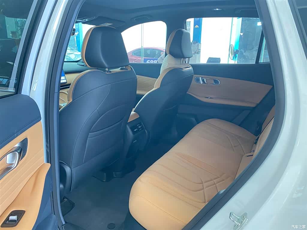 Geely 7, 2025 3