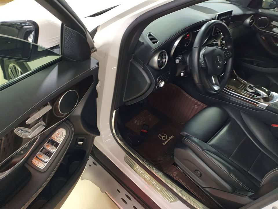 Mercedes-Benz GLC Mercedes-Benz GLC