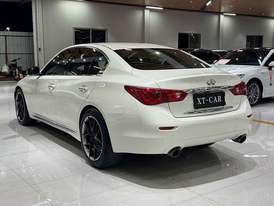 Infiniti Q50L