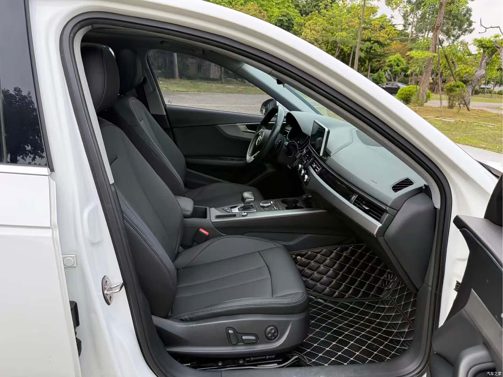 Audi A4L, 2019 7