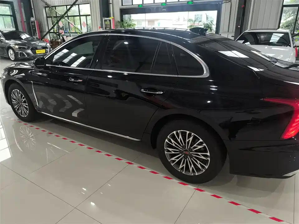 Hongqi H5