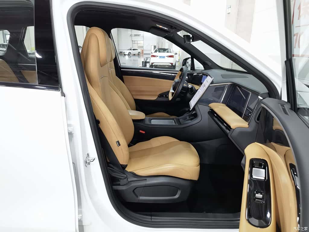 Geely Galaxy L7, 2024 23