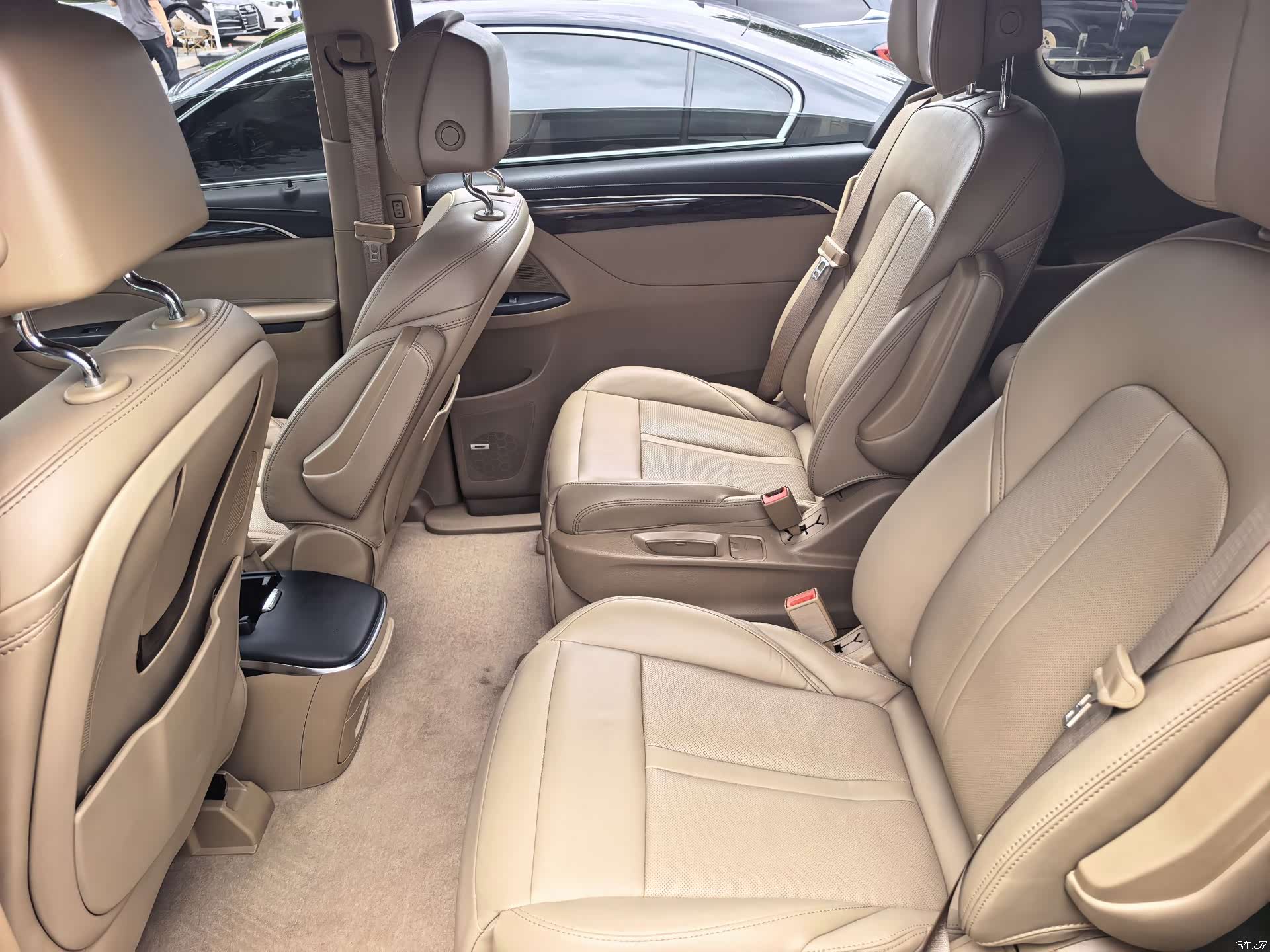 Buick GL8, 2020 8
