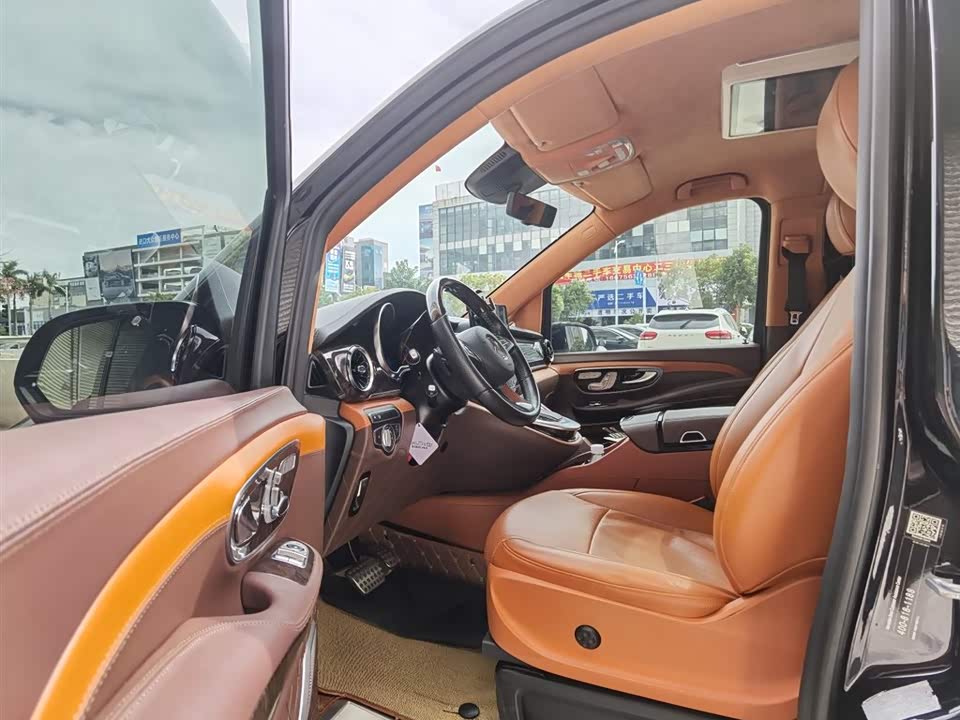 Mercedes-Benz V-class