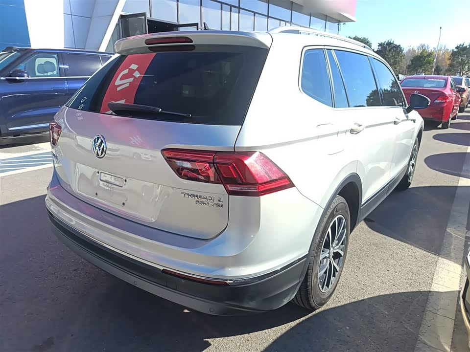 Volkswagen Tiguan L