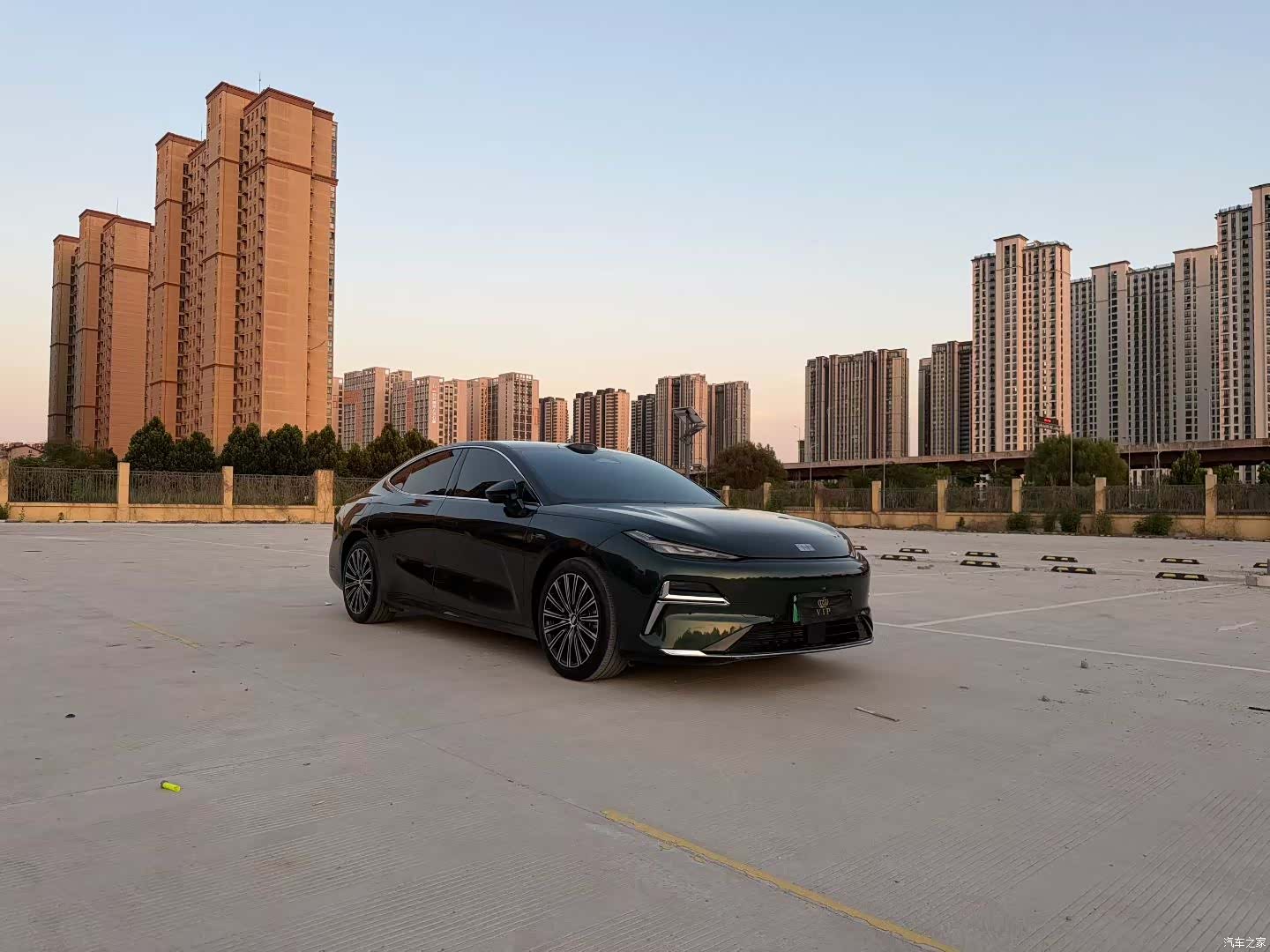 Geely 8, 2025 3