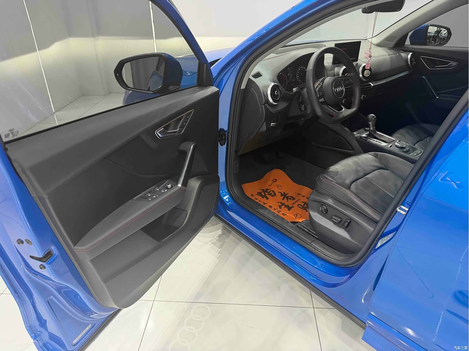 Audi Q2L, 2023 7
