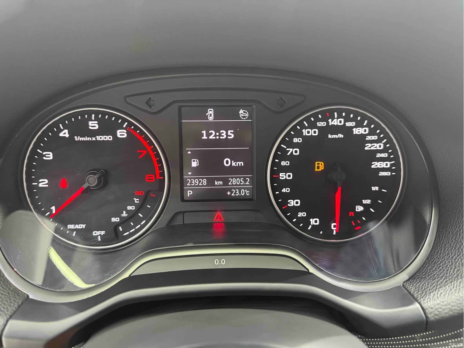 Audi Q2L, 2023 10