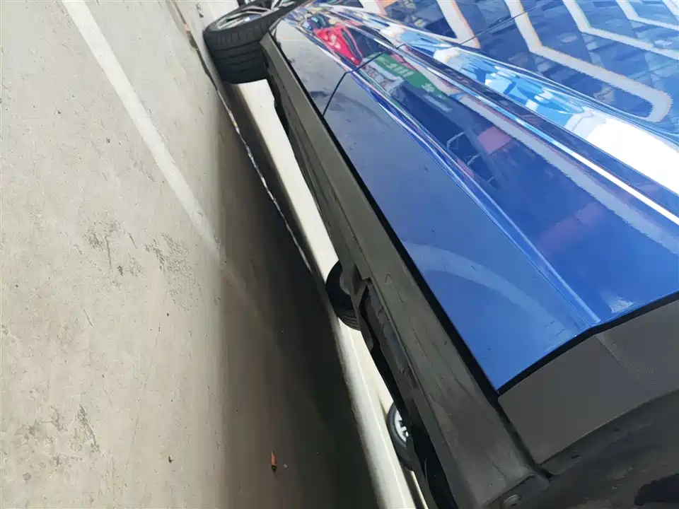 Volkswagen T-ROC exploring Songs