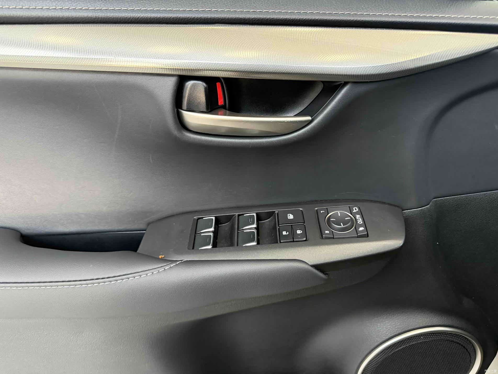 Lexus NX, 2020 15